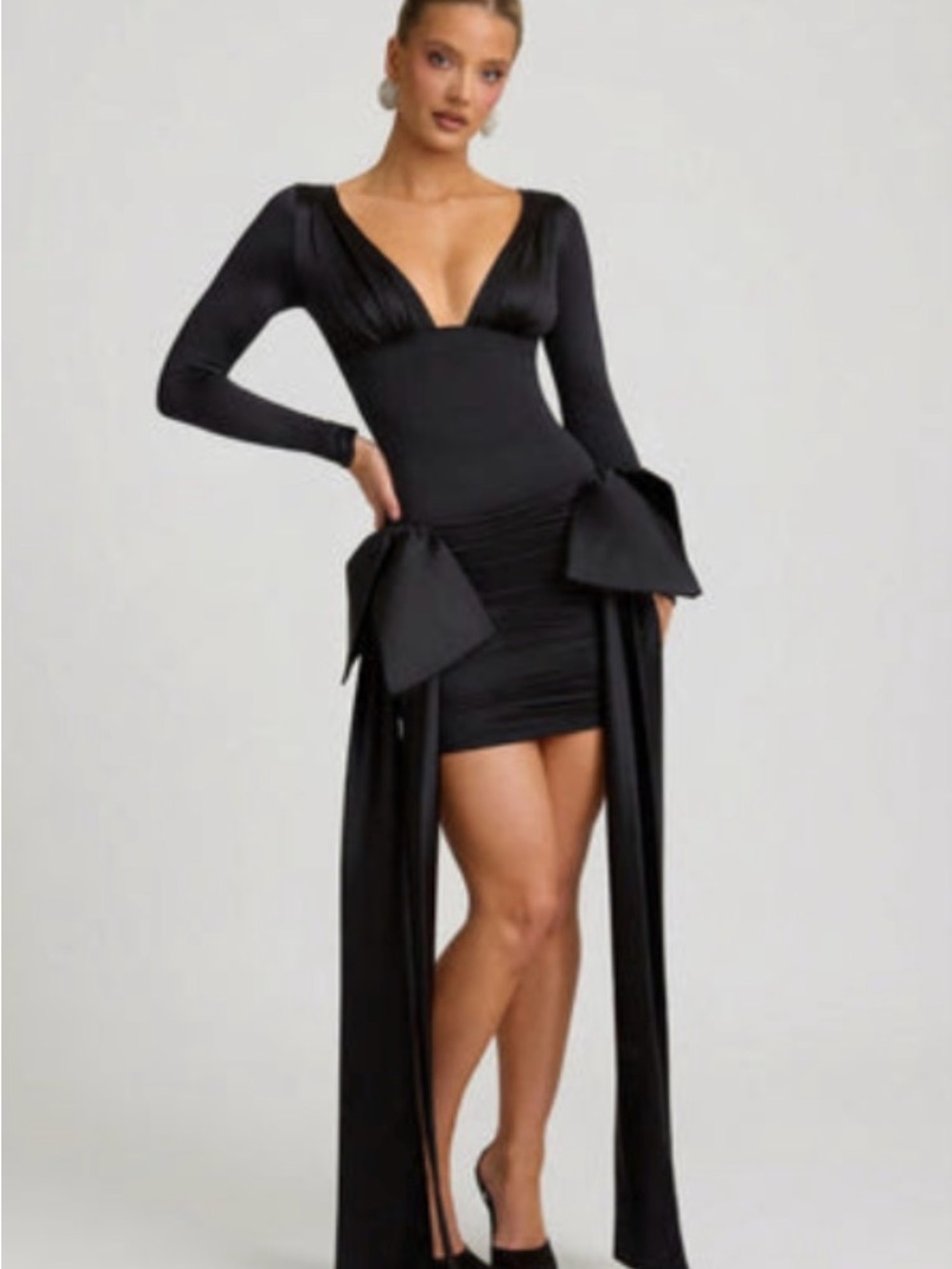 Black Long-Sleeve bow Oh Polly dress